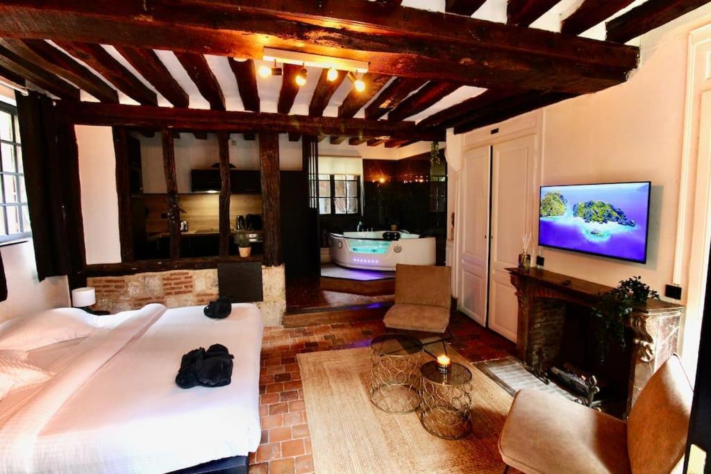 Le Spa Gustave - Sauna, Jacuzzi & Terrasse A Ruan Exterior foto
